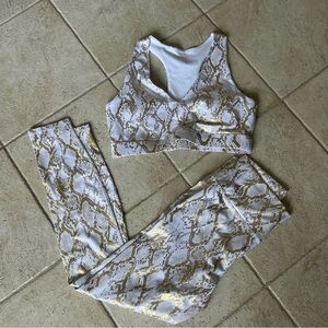 ❌not available❌ Fabletics White and Gold Matching Set